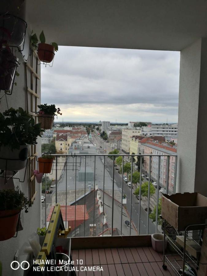 Modern Apartment Bei U Bahn Simmering Wenen Buitenkant foto
