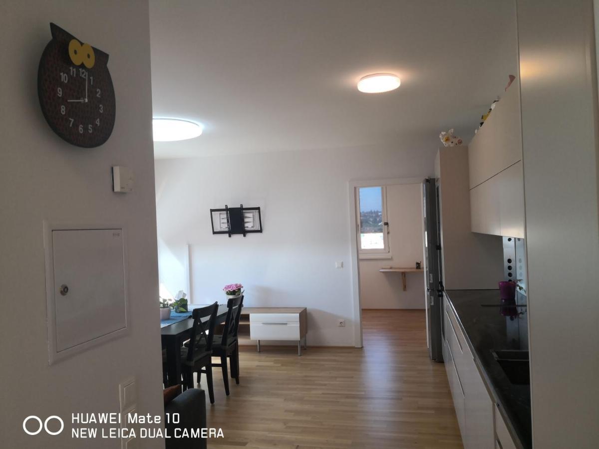 Modern Apartment Bei U Bahn Simmering Wenen Buitenkant foto